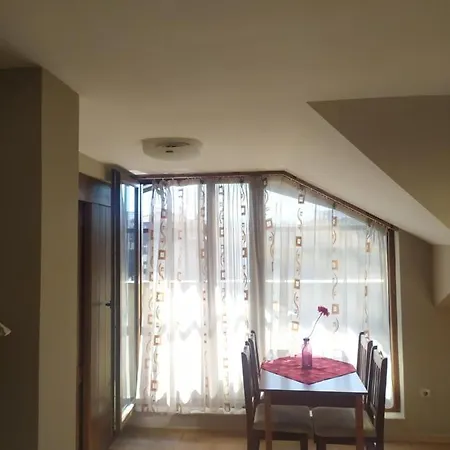 Mountain Sunrise Apartament *